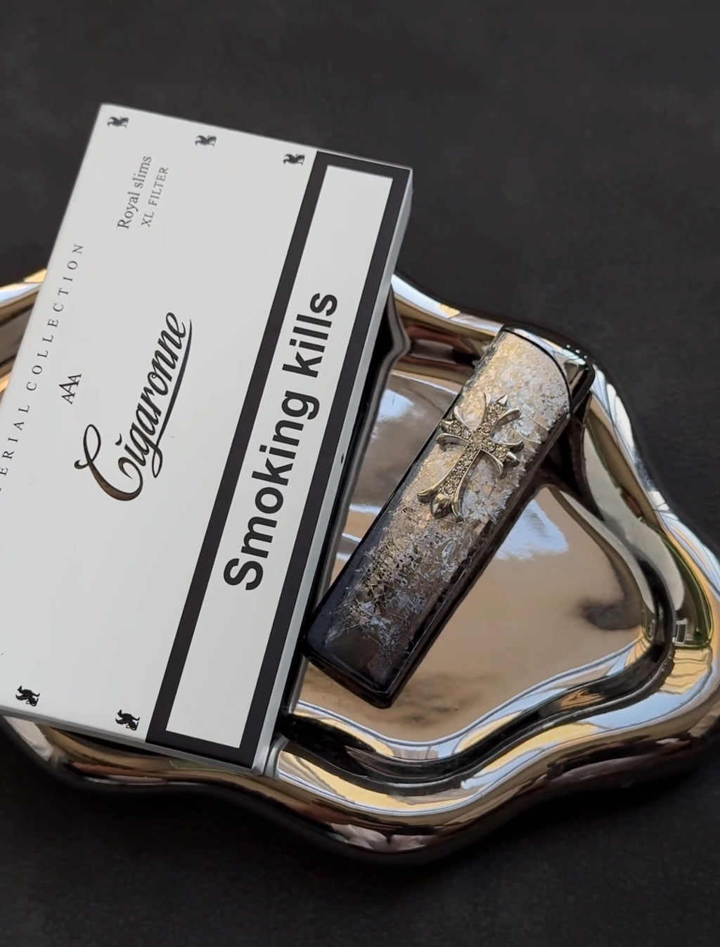 Accendino a croce 3D