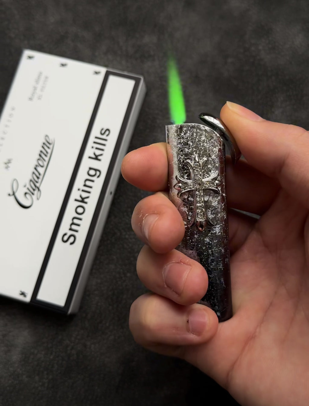 Accendino a croce 3D